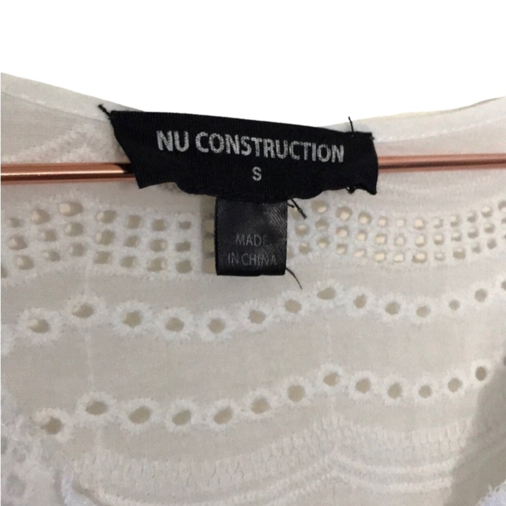 Eyelet blouse - Picture 2 of 7
